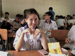 Mai Vy's Journey: Overcoming Hardships to Achieve Her Dream of University