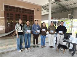 Hỗ trợ các hộ dân vùng lũ phục hồi vườn thanh long tại Hàm Thuận Nam